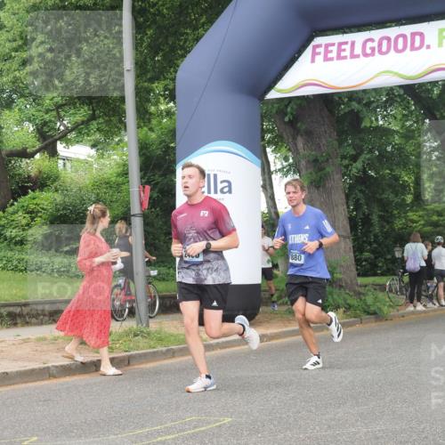 29.06.2025 - hella hamburg halbmarathon KatJ http://msf.ph/oto/8348219 29.06.2025 10:20:32 Zwischen KM18-KM19 2460, 2851, 7880 meine-sportfotos.de