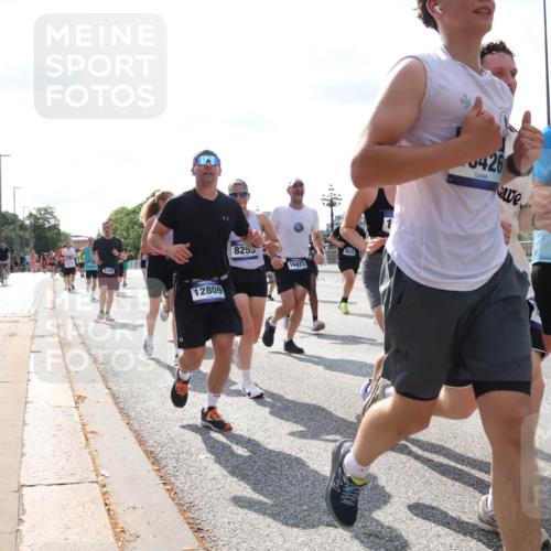 29.06.2025 - hella hamburg halbmarathon Lena Gebhardt http://msf.ph/oto/8348280 29.06.2025 10:01:00 Lombardsbrücke 8326, 12809, 8255, 16922, 426, 1130, 1387, 1420, 1568, 1583, 1611, 1726, 2006, 2236, 2354, 2363, 2474, 2490, 2936, 3059, 3141, 3625, 3740, 3983, 4068, 4238, 4249, 4616, 4708, 5033, 5418, 5870, 6138, 6147, 6443, 6487, 6531, 6714, 6757, 6835, 7658, 7757, 7759, 7761, 7846, 8045, 8046, 8255, 8326, 8478, 8632, 8923, 9124, 9553, 9555, 9577, 9932, 10074, 10188, 10271, 10383, 10599 meine-sportfotos.de