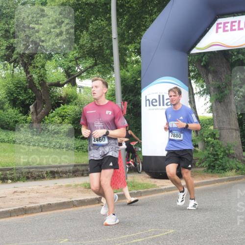 29.06.2025 - hella hamburg halbmarathon KatJ http://msf.ph/oto/8348289 29.06.2025 10:20:32 Zwischen KM18-KM19 2460, 2851, 7880 meine-sportfotos.de