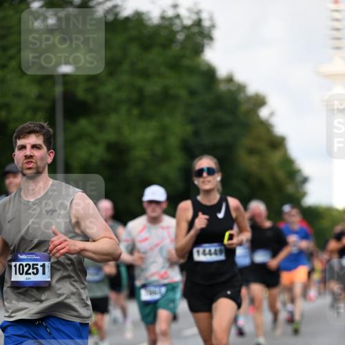 29.06.2025 - hella hamburg halbmarathon Dr. Thomas Lammeyer http://msf.ph/oto/8348320 29.06.2025 09:56:18 Kennedybrücke 1139, 1169, 1220, 1415, 1468, 1512, 2233, 3098, 3109, 3124, 4080, 4497, 4691, 5007, 5011, 5476, 5477, 7067, 7191, 7325, 7432, 7451, 7843, 7865, 7961, 8467, 9081, 10000, 10099, 10251, 10741, 10796, 11346 meine-sportfotos.de
