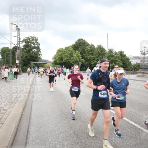 29.06.2025 - hella hamburg halbmarathon Jannik Wohlers http://msf.ph/oto/8348334 29.06.2025 10:56:31 Lombardsbrücke 1207, 2871, 2932, 3348, 3387, 3418, 3470, 3485, 3516, 3517, 4094, 4118, 4568, 4569, 5589, 5944, 6284, 6348, 6349, 6981, 7381, 7416, 7417, 7964, 8150, 8197, 8546, 9298, 9299, 9402, 9404, 9513, 9517, 9902, 9905, 10016, 10138, 10142, 10309, 10450, 10632, 11047, 11050, 12226, 12328, 12345, 12828, 12829, 12993, 13194, 13273, 13276, 13671, 13801, 13834, 13878, 14117, 14472, 15215, 15499, 15630, 15748, 15823 meine-sportfotos.de