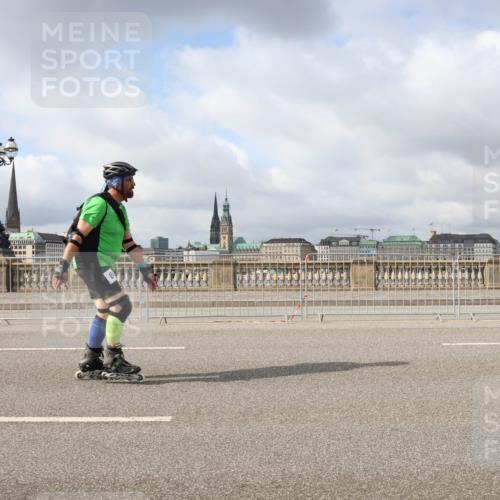 29.06.2025 - hella hamburg halbmarathon Lena Gebhardt http://msf.ph/oto/8348357 29.06.2025 09:09:13 Lombardsbrücke  meine-sportfotos.de