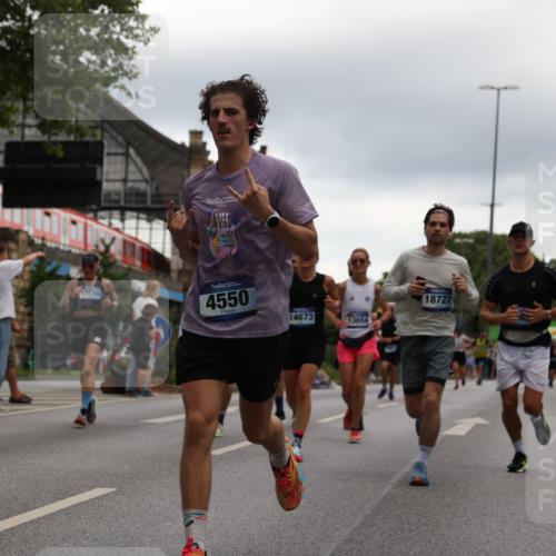 29.06.2025 - hella hamburg halbmarathon Yannick Fuchs http://msf.ph/oto/8348358 29.06.2025 10:52:33 20KM 1319, 1833, 2159, 2250, 2619, 2711, 2996, 4550, 4767, 5675, 6860, 7659, 7856, 8089, 8392, 9156, 9353, 9553, 9555, 9835, 10020, 10268, 10319, 10518, 10539, 10703, 10915, 11394, 11605, 11808, 11846, 12495, 12734, 12735, 12809, 13287, 13512, 13654, 13694, 14355, 14673, 15197, 16189, 16206, 16409, 16922, 16924, 17531, 17665, 17782, 17810, 17814, 17839, 17852, 17931, 17967, 18556, 18682, 18727, 18833, 18985, 19002, 19003 meine-sportfotos.de