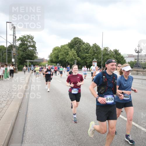 29.06.2025 - hella hamburg halbmarathon Jannik Wohlers http://msf.ph/oto/8348367 29.06.2025 10:56:31 Lombardsbrücke 1207, 2871, 2932, 3348, 3387, 3418, 3470, 3485, 3516, 3517, 4094, 4118, 4568, 4569, 5589, 5944, 6284, 6348, 6349, 6981, 7381, 7416, 7417, 7964, 8150, 8197, 8546, 9298, 9299, 9402, 9404, 9513, 9517, 9902, 9905, 10016, 10138, 10142, 10309, 10450, 10632, 11047, 11050, 12226, 12328, 12345, 12828, 12829, 12993, 13194, 13273, 13276, 13671, 13801, 13834, 13878, 14117, 14472, 15215, 15499, 15630, 15748, 15823 meine-sportfotos.de