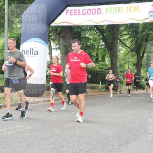 29.06.2025 - hella hamburg halbmarathon KatJ http://msf.ph/oto/8348424 29.06.2025 10:50:11 Zwischen KM18-KM19 4328, 7243 meine-sportfotos.de