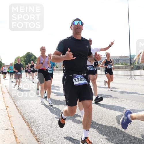 29.06.2025 - hella hamburg halbmarathon Lena Gebhardt http://msf.ph/oto/8348454 29.06.2025 10:01:00 Lombardsbrücke 8326, 12809, 1922, 6147, 1523, 1130, 1387, 1420, 1568, 1583, 1611, 1726, 2006, 2236, 2354, 2363, 2474, 2490, 2936, 3059, 3141, 3625, 3740, 3983, 4068, 4238, 4249, 4616, 4708, 5033, 5418, 5870, 6138, 6147, 6443, 6487, 6531, 6714, 6757, 6835, 7658, 7757, 7759, 7761, 7846, 8045, 8046, 8255, 8326, 8478, 8632, 8923, 9124, 9553, 9555, 9577, 9932, 10074, 10188, 10271, 10383, 10599 meine-sportfotos.de
