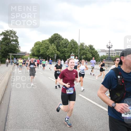 29.06.2025 - hella hamburg halbmarathon Jannik Wohlers http://msf.ph/oto/8348460 29.06.2025 10:56:31 Lombardsbrücke 1207, 2871, 2932, 3348, 3387, 3418, 3470, 3485, 3516, 3517, 4094, 4118, 4568, 4569, 5589, 5944, 6284, 6348, 6349, 6981, 7381, 7416, 7417, 7964, 8150, 8197, 8546, 9298, 9299, 9402, 9404, 9513, 9517, 9902, 9905, 10016, 10138, 10142, 10309, 10450, 10632, 11047, 11050, 12226, 12328, 12345, 12828, 12829, 12993, 13194, 13273, 13276, 13671, 13801, 13834, 13878, 14117, 14472, 15215, 15499, 15630, 15748, 15823 meine-sportfotos.de