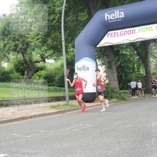 29.06.2025 - hella hamburg halbmarathon KatJ http://msf.ph/oto/8348486 29.06.2025 10:20:44 Zwischen KM18-KM19  meine-sportfotos.de