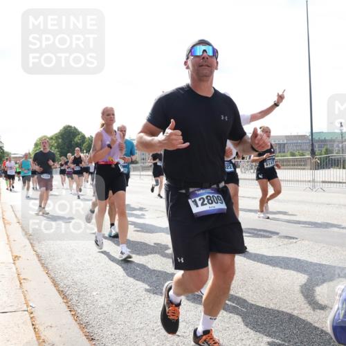 29.06.2025 - hella hamburg halbmarathon Lena Gebhardt http://msf.ph/oto/8348507 29.06.2025 10:01:01 Lombardsbrücke 8326, 12809, 22, 6147, 15, 1130, 1387, 1420, 1583, 1611, 1726, 2006, 2091, 2236, 2354, 2363, 2474, 2490, 2936, 3059, 3141, 3625, 3740, 3983, 4068, 4238, 4249, 4616, 4708, 5033, 5418, 5870, 6138, 6147, 0000, 6443, 6487, 6531, 6591, 6714, 6757, 6835, 7658, 7757, 7759, 7761, 7846, 8045, 8046, 8255, 8326, 8478, 8632, 8923, 9124, 9553, 9555, 9577, 9932, 10074, 10188, 10271, 10383, 10599 meine-sportfotos.de