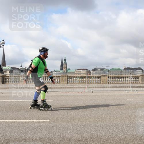 29.06.2025 - hella hamburg halbmarathon Lena Gebhardt http://msf.ph/oto/8348512 29.06.2025 09:09:13 Lombardsbrücke  meine-sportfotos.de