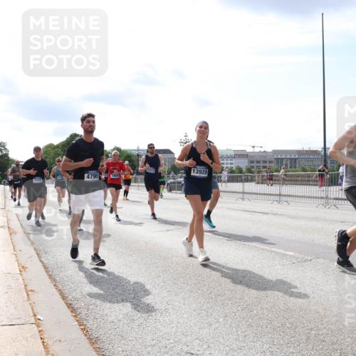 29.06.2025 - hella hamburg halbmarathon Lena Gebhardt http://msf.ph/oto/8348537 29.06.2025 10:13:41 Lombardsbrücke 12313, 13928, 4795, 2904, 5546, 2928, 1292, 1007, 1131, 1480, 1747, 1859, 2055, 2359, 2721, 2904, 2961, 2987, 3218, 3360, 3728, 3729, 4001, 4187, 4795, 4950, 5232, 5546, 5631, 5719, 6026, 6489, 6710, 6717, 6724, 7346, 7446, 7447, 7460, 7462, 7913, 8279, 8673, 8913, 9128, 9527, 9612, 9631, 10442, 10443, 10977, 11441, 12313, 12492, 12797, 12928, 12929, 13331, 13928, 15085, 15482, 15663, 15721, 15722, 15922, 16491, 17472, 17474, 17985, 17988, 18222, 18231, 18732 meine-sportfotos.de