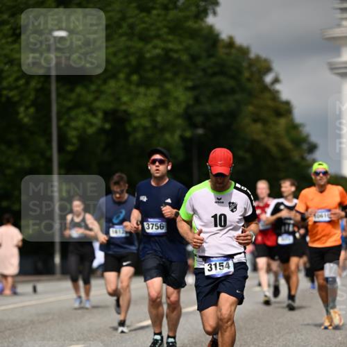 29.06.2025 - hella hamburg halbmarathon Dr. Thomas Lammeyer http://msf.ph/oto/8348572 29.06.2025 10:18:24 Kennedybrücke 1071, 1131, 1406, 1480, 2990, 3020, 3025, 3154, 3728, 3756, 3834, 3939, 5191, 5546, 5670, 6028, 6083, 6366, 6717, 6724, 7209, 7442, 7802, 7840, 7991, 8055, 8147, 8409, 9173, 9663, 10224, 10610, 10977 meine-sportfotos.de