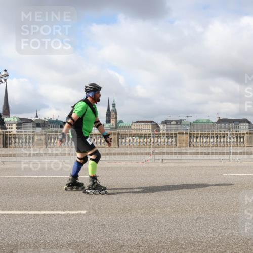 29.06.2025 - hella hamburg halbmarathon Lena Gebhardt http://msf.ph/oto/8348617 29.06.2025 09:09:13 Lombardsbrücke  meine-sportfotos.de
