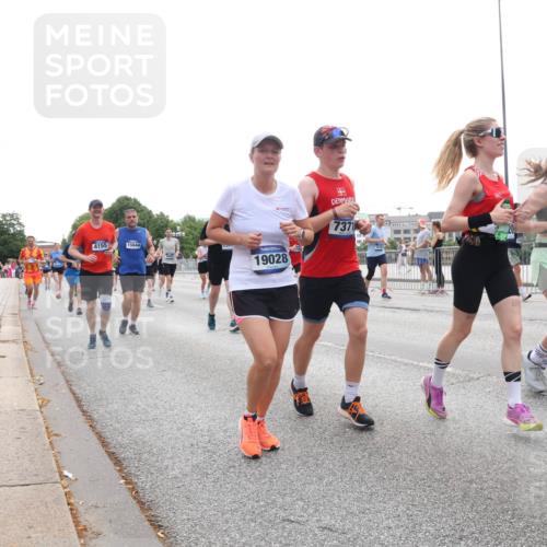 29.06.2025 - hella hamburg halbmarathon Lena Gebhardt http://msf.ph/oto/8348730 29.06.2025 10:38:35 Lombardsbrücke 4155, 15644, 19028, 7371, 155, 5089, 621, 56, 1196, 1232, 1390, 1394, 1457, 1596, 1721, 1742, 1791, 1966, 2113, 2151, 2498, 2576, 2660, 2693, 3010, 3094, 3095, 3216, 3242, 3286, 3323, 3338, 3635, 3636, 3716, 3726, 3777, 3841, 3927, 4028, 4139, 4155, 4159, 4259, 4260, 4316, 4414, 4883, 5085, 5089, 5155, 5300, 5617, 5684, 5735, 5913, 6200, 6695, 6696, 6751, 6875, 6930, 7117, 7148, 7165, 7263, 7371, 7552, 7561, 7692, 7849, 7868, 7914, 8367, 9708, 10554 meine-sportfotos.de