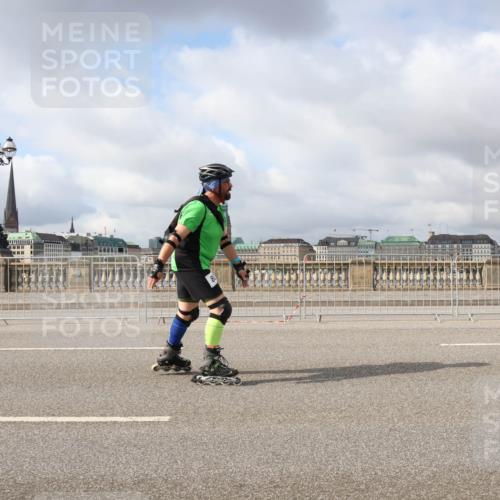 29.06.2025 - hella hamburg halbmarathon Lena Gebhardt http://msf.ph/oto/8348745 29.06.2025 09:09:14 Lombardsbrücke  meine-sportfotos.de