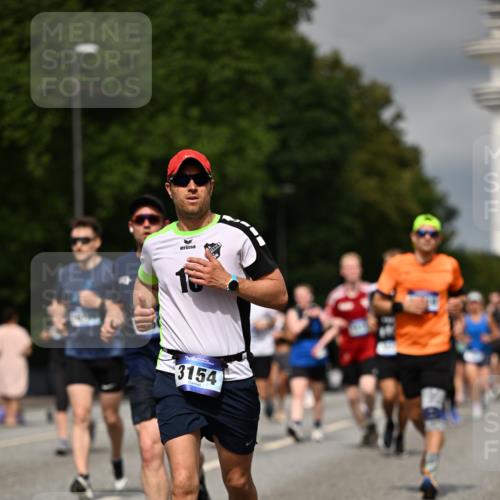 29.06.2025 - hella hamburg halbmarathon Dr. Thomas Lammeyer http://msf.ph/oto/8348784 29.06.2025 10:18:25 Kennedybrücke 1071, 1131, 1406, 1480, 1728, 2990, 3020, 3025, 3154, 3728, 3756, 3834, 3939, 5191, 5546, 5670, 6028, 6083, 6181, 6366, 6717, 6724, 7209, 7442, 7802, 7840, 7991, 8055, 8147, 8409, 8755, 9173, 9663, 10224, 10610, 10977 meine-sportfotos.de