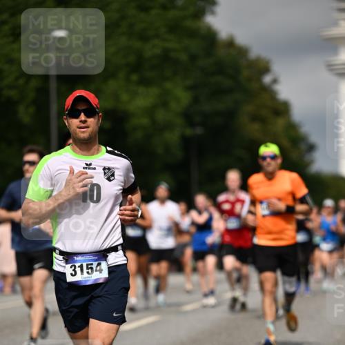 29.06.2025 - hella hamburg halbmarathon Dr. Thomas Lammeyer http://msf.ph/oto/8348882 29.06.2025 10:18:25 Kennedybrücke 1071, 1131, 1406, 1480, 1728, 2990, 3020, 3025, 3154, 3728, 3756, 3834, 3939, 5191, 5546, 5670, 6028, 6083, 6181, 6366, 6717, 6724, 7209, 7442, 7802, 7840, 7991, 8055, 8147, 8409, 8755, 9173, 9663, 10224, 10610, 10977 meine-sportfotos.de