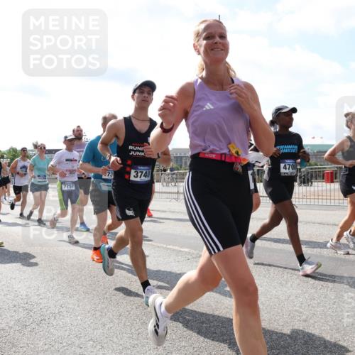 29.06.2025 - hella hamburg halbmarathon Lena Gebhardt http://msf.ph/oto/8348894 29.06.2025 10:01:02 Lombardsbrücke 13287, 8326, 1018, 14306, 7757, 73, 3740, 4708, 61, 1130, 1387, 1420, 1583, 1611, 1726, 2006, 2091, 2236, 2354, 2363, 2474, 2490, 2936, 3059, 3141, 3625, 3740, 3983, 4068, 4238, 4249, 4370, 4616, 4708, 5033, 5418, 5870, 6138, 6147, 0000, 6443, 6487, 6531, 6591, 6714, 6757, 6835, 7658, 7757, 7759, 7761, 7846, 8045, 8046, 8255, 8326, 8478, 8632, 8923, 9124, 9553, 9555, 9577, 9932, 10074, 10188, 10271, 10383, 10599, 11465 meine-sportfotos.de