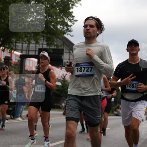 29.06.2025 - hella hamburg halbmarathon Yannick Fuchs http://msf.ph/oto/8348934 29.06.2025 10:52:35 20KM 1319, 1833, 2159, 2250, 2619, 2711, 2996, 4550, 4767, 5675, 6860, 7659, 7856, 8089, 8392, 9156, 9353, 9553, 9555, 9835, 10020, 10268, 10319, 10518, 10539, 10703, 10915, 11394, 11605, 11808, 11846, 12495, 12734, 12735, 12809, 13287, 13512, 13654, 13694, 14355, 14673, 15197, 16189, 16206, 16409, 16922, 16924, 17531, 17665, 17782, 17810, 17814, 17839, 17852, 17931, 17967, 18556, 18682, 18727, 18730, 18833, 18985, 19002, 19003 meine-sportfotos.de