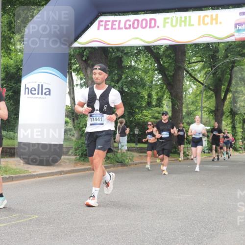 29.06.2025 - hella hamburg halbmarathon KatJ http://msf.ph/oto/8348981 29.06.2025 10:50:20 Zwischen KM18-KM19 2424, 2685, 7290, 7453, 7717 meine-sportfotos.de
