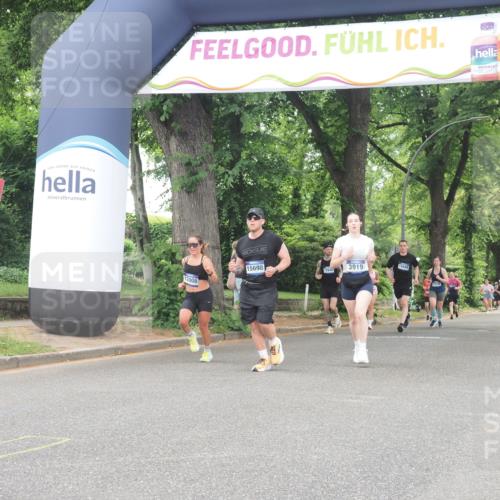 29.06.2025 - hella hamburg halbmarathon KatJ http://msf.ph/oto/8349049 29.06.2025 10:50:21 Zwischen KM18-KM19 2424, 3919, 7290, 7453, 7717 meine-sportfotos.de