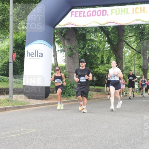29.06.2025 - hella hamburg halbmarathon KatJ http://msf.ph/oto/8349091 29.06.2025 10:50:22 Zwischen KM18-KM19 3919, 7290, 7453, 7717 meine-sportfotos.de