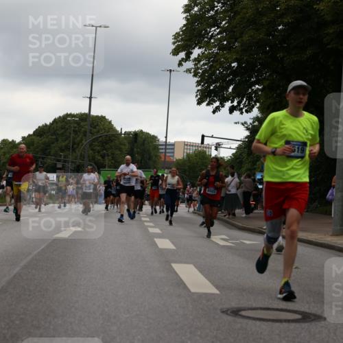 29.06.2025 - hella hamburg halbmarathon Yannick Fuchs http://msf.ph/oto/8349106 29.06.2025 10:52:36 20KM 1319, 1833, 1946, 1951, 2027, 2159, 2250, 2619, 2711, 2996, 4550, 4767, 5084, 5675, 6860, 7659, 7856, 8089, 8392, 9156, 9353, 9553, 9555, 9835, 10020, 10268, 10319, 10518, 10539, 10703, 10915, 11605, 11808, 11846, 12495, 12734, 12735, 12809, 13287, 13512, 13654, 13694, 14355, 14673, 15197, 16189, 16206, 16409, 16922, 16924, 17531, 17665, 17782, 17810, 17814, 17839, 17852, 17931, 17967, 18556, 18682, 18727, 18730, 18833, 18985, 19002, 19003 meine-sportfotos.de