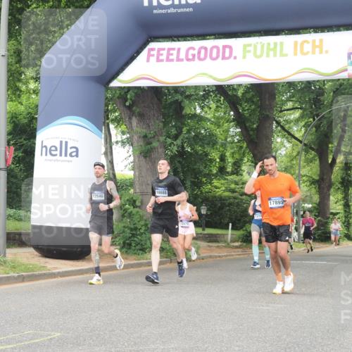 29.06.2025 - hella hamburg halbmarathon KatJ http://msf.ph/oto/8349181 29.06.2025 10:50:25 Zwischen KM18-KM19 1316, 3919, 7717 meine-sportfotos.de