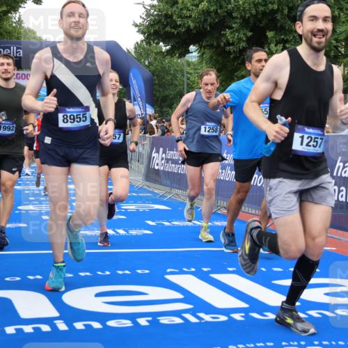 29.06.2025 - hella hamburg halbmarathon Strokosch-Dieckow http://msf.ph/oto/8349258 29.06.2025 10:52:52 Ziel 1257, 1258, 1657, 2099, 2444, 2814, 2910, 4557, 4558, 4770, 5077, 5169, 5194, 5907, 7509, 8139, 8172, 8720, 8955, 9065, 9163, 10724, 10811, 11217, 11992, 12367, 12519, 14198, 14286, 14791, 14805, 15430, 17198, 18590, 18720, 19244 meine-sportfotos.de