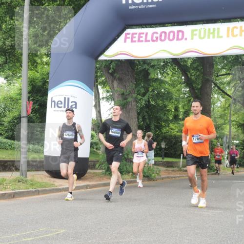 29.06.2025 - hella hamburg halbmarathon KatJ http://msf.ph/oto/8349265 29.06.2025 10:50:25 Zwischen KM18-KM19 1316, 3919, 7717 meine-sportfotos.de