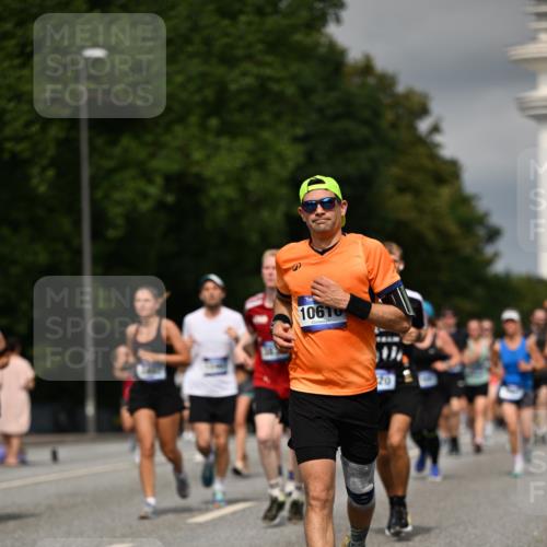 29.06.2025 - hella hamburg halbmarathon Dr. Thomas Lammeyer http://msf.ph/oto/8349275 29.06.2025 10:18:27 Kennedybrücke 1071, 1131, 1406, 1480, 1728, 2990, 3020, 3025, 3154, 3691, 3728, 3756, 3834, 3939, 5191, 5546, 5670, 6028, 6083, 6181, 6366, 6717, 6724, 7209, 7442, 7802, 7840, 7991, 8055, 8147, 8409, 8755, 9173, 9663, 10224, 10610, 10977 meine-sportfotos.de