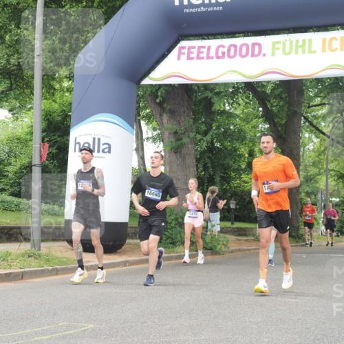 29.06.2025 - hella hamburg halbmarathon KatJ http://msf.ph/oto/8349284 29.06.2025 10:50:25 Zwischen KM18-KM19 1316, 3919, 7717 meine-sportfotos.de