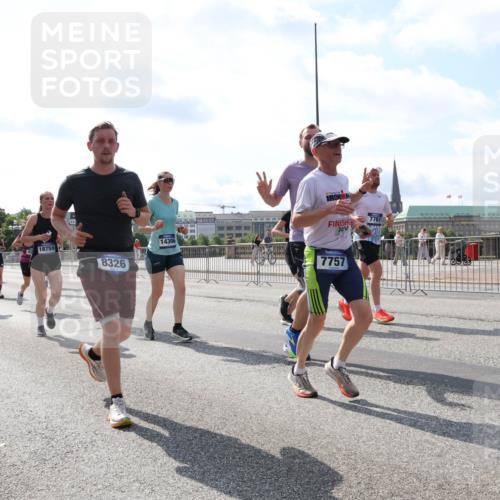 29.06.2025 - hella hamburg halbmarathon Lena Gebhardt http://msf.ph/oto/8349304 29.06.2025 10:01:03 Lombardsbrücke 13287, 18759, 8326, 14306, 2015, 7757, 7761, 1130, 1387, 1420, 1583, 1611, 1726, 2006, 2091, 2236, 2354, 2363, 2474, 2490, 2936, 3059, 3141, 3625, 3740, 3983, 4068, 4238, 4249, 4319, 4370, 4616, 4708, 5033, 5418, 5870, 6138, 6147, 0000, 6443, 6487, 6531, 6591, 6714, 6757, 6835, 6924, 7658, 7757, 7759, 7761, 7846, 8045, 8046, 8255, 8326, 8478, 8632, 8923, 9124, 9553, 9555, 9577, 9932, 10074, 10188, 10271, 10383, 10599, 11465 meine-sportfotos.de