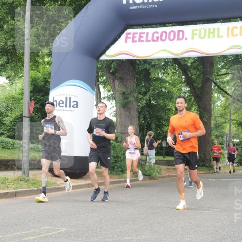 29.06.2025 - hella hamburg halbmarathon KatJ http://msf.ph/oto/8349307 29.06.2025 10:50:25 Zwischen KM18-KM19 1316, 3919, 7717 meine-sportfotos.de