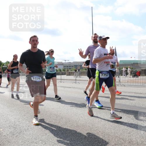 29.06.2025 - hella hamburg halbmarathon Lena Gebhardt http://msf.ph/oto/8349350 29.06.2025 10:01:03 Lombardsbrücke 13287, 7658, 6531, 18759, 8326, 2010, 7761, 14306, 7757, 1130, 1387, 1420, 1583, 1611, 1726, 2006, 2091, 2236, 2354, 2363, 2474, 2490, 2936, 3059, 3141, 3625, 3740, 3983, 4068, 4238, 4249, 4319, 4370, 4616, 4708, 5033, 5418, 5870, 6138, 6147, 0000, 6443, 6487, 6531, 6591, 6714, 6757, 6835, 6924, 7658, 7757, 7759, 7761, 7846, 8045, 8046, 8255, 8326, 8478, 8632, 8923, 9124, 9553, 9555, 9577, 9932, 10074, 10188, 10271, 10383, 10599, 11465 meine-sportfotos.de