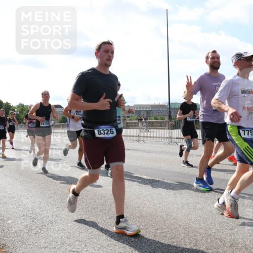 29.06.2025 - hella hamburg halbmarathon Lena Gebhardt http://msf.ph/oto/8349394 29.06.2025 10:01:03 Lombardsbrücke 13287, 18759, 1018, 8326, 7755, 2015, 775, 1130, 1387, 1420, 1583, 1611, 1726, 2006, 2091, 2236, 2354, 2363, 2474, 2490, 2936, 3059, 3141, 3625, 3740, 3983, 4068, 4238, 4249, 4319, 4370, 4616, 4708, 5033, 5418, 5870, 6138, 6147, 0000, 6443, 6487, 6531, 6591, 6714, 6757, 6835, 6924, 7658, 7757, 7759, 7761, 7846, 8045, 8046, 8255, 8326, 8478, 8632, 8923, 9124, 9553, 9555, 9577, 9932, 10074, 10188, 10271, 10383, 10599, 11465 meine-sportfotos.de