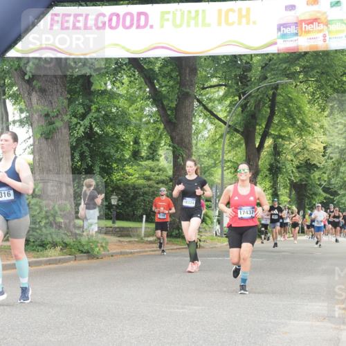 29.06.2025 - hella hamburg halbmarathon KatJ http://msf.ph/oto/8349400 29.06.2025 10:50:27 Zwischen KM18-KM19 1316, 3919 meine-sportfotos.de