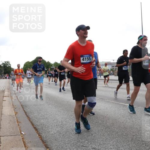 29.06.2025 - hella hamburg halbmarathon Lena Gebhardt http://msf.ph/oto/8349409 29.06.2025 10:38:38 Lombardsbrücke 11697, 1721, 4155, 7692, 1300, 4139, 56, 1196, 1232, 1390, 1451, 1457, 1596, 1721, 1742, 1791, 1966, 2113, 2151, 2498, 2576, 2660, 2693, 3010, 3094, 3095, 3216, 3242, 3286, 3307, 3323, 3338, 3635, 3636, 3716, 3726, 3777, 3841, 3927, 4028, 4139, 4155, 4159, 4257, 4259, 4260, 4316, 4320, 4883, 4964, 5085, 5089, 5155, 5300, 5617, 5684, 5735, 5913, 6200, 6695, 6696, 6751, 6875, 6930, 7117, 7148, 7165, 7263, 7371, 7561, 7692, 7849, 7868, 7914, 8367, 9708, 10554 meine-sportfotos.de