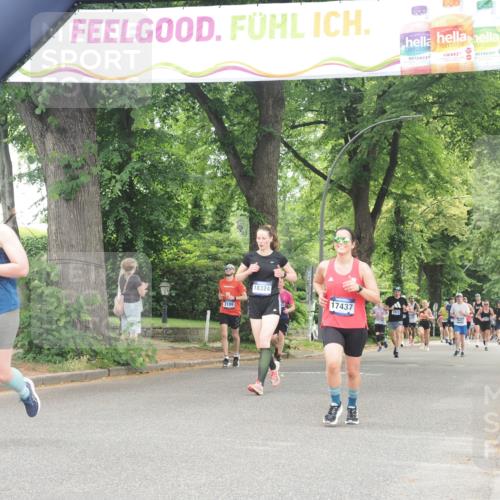 29.06.2025 - hella hamburg halbmarathon KatJ http://msf.ph/oto/8349430 29.06.2025 10:50:27 Zwischen KM18-KM19 1316, 3919 meine-sportfotos.de