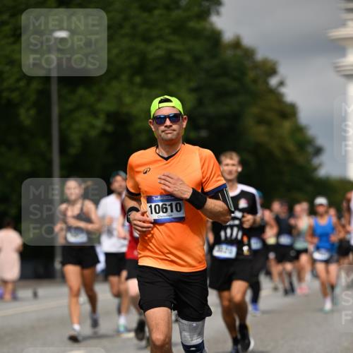 29.06.2025 - hella hamburg halbmarathon Dr. Thomas Lammeyer http://msf.ph/oto/8349436 29.06.2025 10:18:27 Kennedybrücke 1071, 1131, 1406, 1480, 1728, 2990, 3020, 3025, 3154, 3691, 3728, 3756, 3834, 3939, 5191, 5546, 5670, 6028, 6083, 6181, 6366, 6717, 6724, 7209, 7442, 7802, 7840, 7991, 8055, 8147, 8409, 8755, 9173, 9663, 10224, 10610, 10977 meine-sportfotos.de