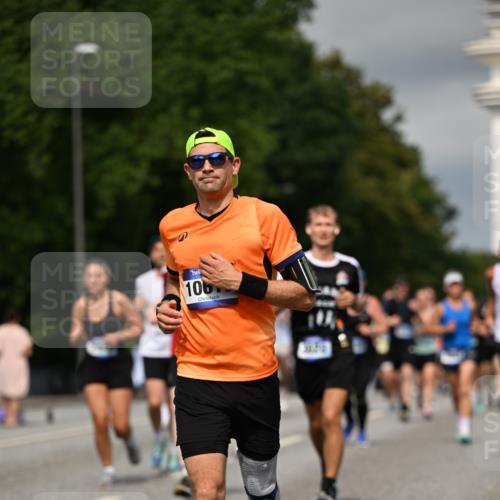 29.06.2025 - hella hamburg halbmarathon Dr. Thomas Lammeyer http://msf.ph/oto/8349468 29.06.2025 10:18:27 Kennedybrücke 1071, 1131, 1406, 1480, 1728, 2990, 3020, 3025, 3154, 3691, 3728, 3756, 3834, 3939, 5191, 5546, 5670, 6028, 6083, 6181, 6366, 6717, 6724, 7209, 7442, 7802, 7840, 7991, 8055, 8147, 8409, 8755, 9173, 9663, 10224, 10610, 10977 meine-sportfotos.de