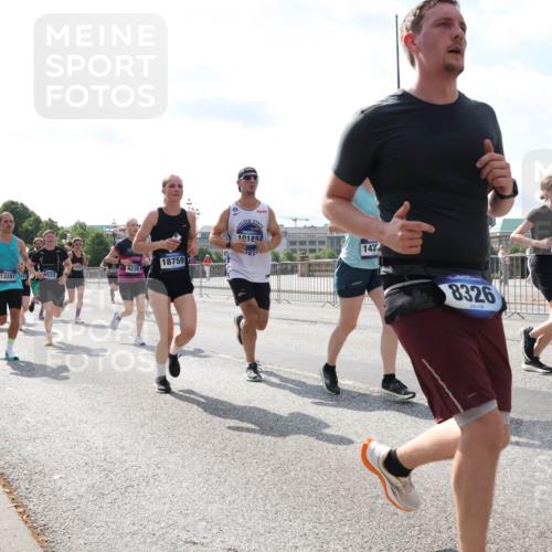 29.06.2025 - hella hamburg halbmarathon Lena Gebhardt http://msf.ph/oto/8349556 29.06.2025 10:01:04 Lombardsbrücke 10188, 143, 18759, 4238, 1328758, 6531, 8326, 77, 1130, 1387, 1420, 1583, 1611, 1726, 2006, 2091, 2354, 2363, 2474, 2490, 2936, 3059, 3141, 3625, 3740, 3983, 4068, 4238, 4249, 4319, 4370, 4616, 4708, 5033, 5418, 5870, 6138, 6147, 0000, 6443, 6487, 6531, 6591, 6714, 6757, 6835, 6924, 7658, 7757, 7759, 7761, 7846, 8045, 8046, 8255, 8326, 8478, 8632, 8923, 9124, 9553, 9555, 9577, 9932, 10074, 10188, 10271, 10383, 10576, 10599, 11465 meine-sportfotos.de
