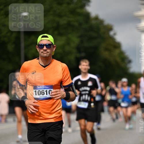 29.06.2025 - hella hamburg halbmarathon Dr. Thomas Lammeyer http://msf.ph/oto/8349602 29.06.2025 10:18:28 Kennedybrücke 1071, 1131, 1406, 1480, 1728, 2990, 3020, 3025, 3154, 3454, 3691, 3728, 3756, 3834, 3939, 5191, 5546, 5670, 6028, 6083, 6181, 6366, 6717, 6724, 7209, 7442, 7840, 7991, 8055, 8147, 8409, 8755, 9173, 9663, 10224, 10610, 10977 meine-sportfotos.de