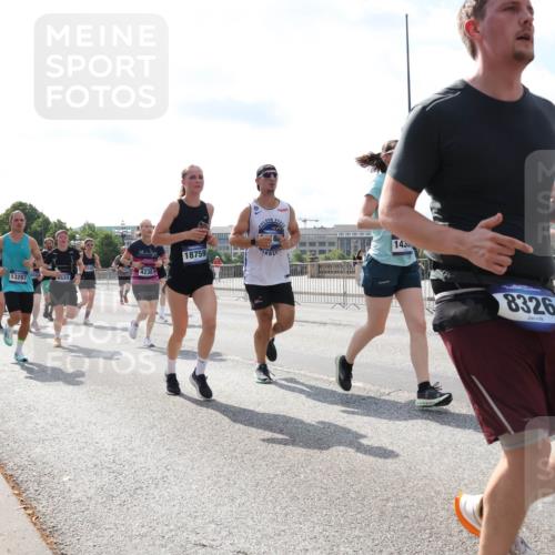29.06.2025 - hella hamburg halbmarathon Lena Gebhardt http://msf.ph/oto/8349606 29.06.2025 10:01:04 Lombardsbrücke 4238, 13287, 0531, 18759, 1430, 8326, 7759, 77, 1130, 1387, 1420, 1583, 1611, 1726, 2006, 2091, 2354, 2363, 2474, 2490, 2936, 3059, 3141, 3625, 3740, 3983, 4068, 4238, 4249, 4319, 4370, 4616, 4708, 5033, 5418, 5870, 6138, 6147, 0000, 6443, 6487, 6531, 6591, 6714, 6757, 6835, 6924, 7658, 7757, 7759, 7761, 7846, 8045, 8046, 8255, 8326, 8478, 8632, 8923, 9124, 9553, 9555, 9577, 9932, 10074, 10188, 10271, 10383, 10576, 10599, 11465 meine-sportfotos.de