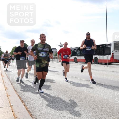 29.06.2025 - hella hamburg halbmarathon Lena Gebhardt http://msf.ph/oto/8349637 29.06.2025 10:13:42 Lombardsbrücke 21, 7913, 2904, 5546, 12313, 1007, 1131, 1480, 1747, 1859, 2055, 2359, 2721, 2904, 2961, 2987, 3218, 3360, 3728, 3729, 4001, 4187, 4795, 4950, 5232, 5546, 5631, 5719, 6026, 6489, 6710, 6717, 6724, 7346, 7446, 7447, 7460, 7462, 7913, 8279, 8673, 8913, 9128, 9527, 9612, 9631, 10442, 10443, 10977, 11441, 12313, 12492, 12797, 12928, 12929, 13331, 13928, 15085, 15482, 15663, 15721, 15722, 15922, 16491, 17472, 17474, 17985, 18222, 18231 meine-sportfotos.de
