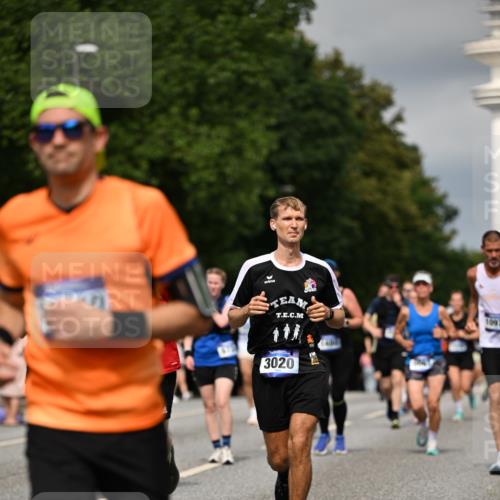 29.06.2025 - hella hamburg halbmarathon Dr. Thomas Lammeyer http://msf.ph/oto/8349649 29.06.2025 10:18:28 Kennedybrücke 1071, 1131, 1406, 1480, 1728, 2990, 3020, 3025, 3154, 3454, 3691, 3728, 3756, 3834, 3939, 5191, 5546, 5670, 6028, 6083, 6181, 6366, 6717, 6724, 7209, 7442, 7840, 7991, 8055, 8147, 8409, 8755, 9173, 9663, 10224, 10610, 10977 meine-sportfotos.de