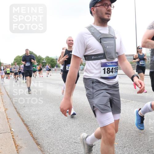 29.06.2025 - hella hamburg halbmarathon Lena Gebhardt http://msf.ph/oto/8349672 29.06.2025 10:47:55 Lombardsbrücke 11802, 2, 18415, 16305, 270, 1045, 1157, 1174, 1175, 1246, 1392, 1434, 1618, 1639, 1701, 1926, 2163, 2197, 2407, 2418, 2491, 2545, 2650, 2704, 2790, 2882, 2958, 3049, 3339, 3468, 3679, 4037, 4327, 4423, 4856, 4974, 4975, 5621, 5622, 5886, 5952, 7240, 7393, 7394, 7403, 7427, 7916, 7970, 8077, 8270, 8310, 8521, 8550, 8774, 9356, 9687, 9696, 9697, 9921, 10658, 10777, 10794, 10991, 11351, 11458, 11548, 11730, 11738, 11742, 11781, 11802, 11909, 12431 meine-sportfotos.de