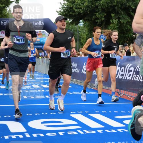 29.06.2025 - hella hamburg halbmarathon Strokosch-Dieckow http://msf.ph/oto/8349716 29.06.2025 10:52:51 Ziel 1257, 1258, 1657, 2099, 2444, 2814, 2910, 4557, 4558, 4770, 5077, 5169, 5194, 5907, 8139, 8172, 8720, 8955, 9065, 9163, 10724, 10811, 11217, 11992, 12519, 14198, 14286, 14791, 14805, 15430, 17198, 18331, 18720, 19244 meine-sportfotos.de