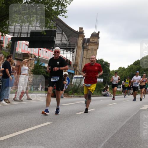 29.06.2025 - hella hamburg halbmarathon Yannick Fuchs http://msf.ph/oto/8349761 29.06.2025 10:52:39 20KM 1946, 1951, 2027, 2159, 2250, 2619, 2711, 2855, 2996, 4550, 4767, 5084, 5675, 6860, 7659, 8089, 8392, 9156, 9353, 9553, 9555, 9835, 10020, 10268, 10518, 10539, 10703, 10915, 11605, 11808, 11846, 12734, 12735, 12809, 13654, 13694, 14355, 14673, 14914, 16206, 16409, 16922, 16924, 17531, 17665, 17782, 17810, 17814, 17839, 17852, 17931, 17967, 18112, 18232, 18556, 18682, 18727, 18730, 18833, 18954, 18985, 19002, 19003 meine-sportfotos.de