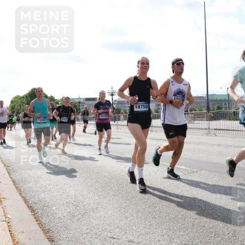29.06.2025 - hella hamburg halbmarathon Lena Gebhardt http://msf.ph/oto/8349762 29.06.2025 10:01:04 Lombardsbrücke 13287, 6531, 4238, 18759, 108, 14306, 1130, 1387, 1420, 1583, 1611, 1726, 2006, 2091, 2354, 2363, 2474, 2490, 2936, 3059, 3141, 3625, 3740, 3983, 4068, 4238, 4249, 4319, 4370, 4616, 4708, 5033, 5418, 5870, 6138, 6147, 0000, 6443, 6487, 6531, 6591, 6714, 6757, 6835, 6924, 7658, 7757, 7759, 7761, 7846, 8045, 8046, 8255, 8326, 8478, 8632, 8923, 9124, 9553, 9555, 9577, 9932, 10074, 10188, 10271, 10383, 10576, 10599, 11465 meine-sportfotos.de